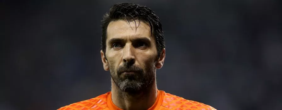 Buffon nie oszczędza sędziego