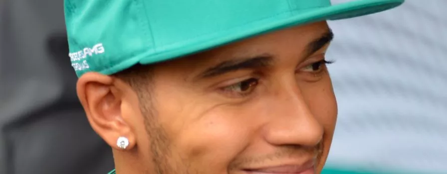 F1: Hamilton wygrywa po niesamowitym wyścigu