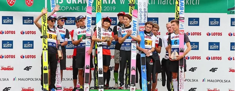 Historyczne podium skoczków