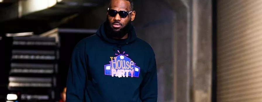 LeBron James tworzy historię w LA Lakers!