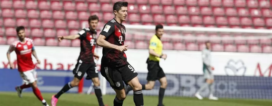 Powrót i gol Lewandowskiego!