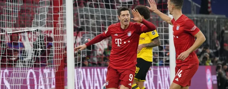 Lewandowski strzela w Der Klassiker