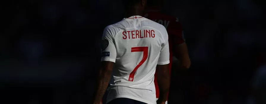 Sterling odsunięty!
