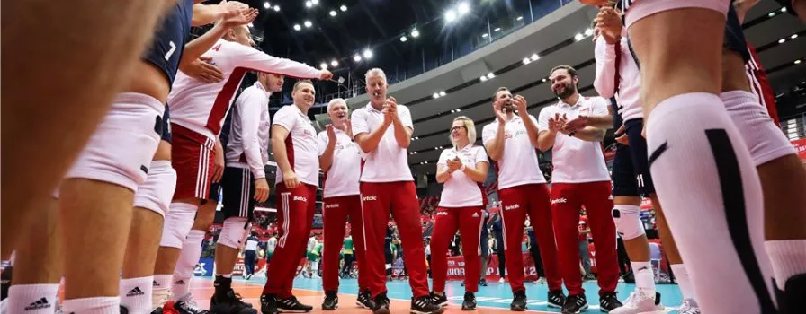 Australia na kolanach, Polska wiceliderem